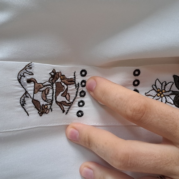 Size L 1990s Vintage Blouse - Fun Embroidered white button down - Cow embroidery - Picture 6 of 12
